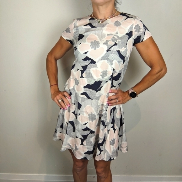 CLUB Monaco Silk fit & flare short sleeve Dress size 0 - Picture 4 of 4